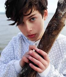 Alec Golinger - Model 5c9a9c5e49111.jpg