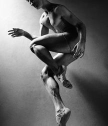Male Ballet Dancers 5c91e7f4e5123.jpg