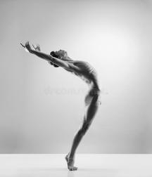 Male Ballet Dancers 5c91e8219c0a3.jpg