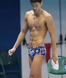 Attractive male swimmers 5c9e6a736d3ce.jpg