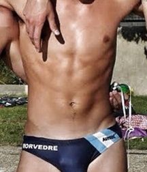 Attractive male swimmers 5c9e6a81ae6d1.jpg