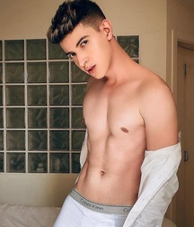 Shirtless boys 5d9796a346a4c.jpg