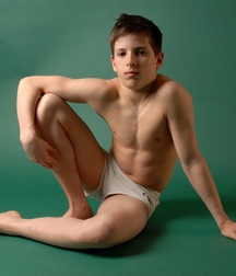Twinks 5dc71c6ddae0a.jpg