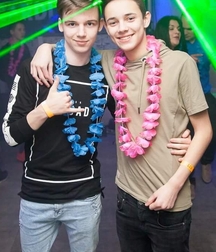 Very Cute Teens'n Twinks  5f6ba0ddf2e09.jpg