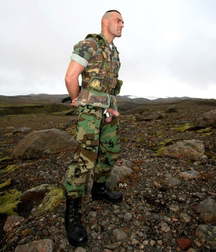 Army Guys 5df648690ee0d.jpg