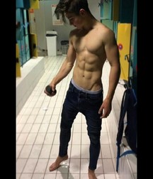 Shirtless Jeans 5df64b053069c.jpg