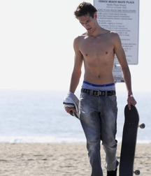 Shirtless Jeans 5df64b5a8f733.jpg