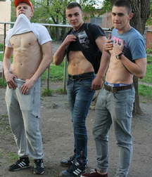 Shirtless Jeans 5df64d081447d.jpg