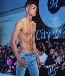 Shirtless Jeans 5df64d63c4ef2.jpg