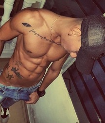 Shirtless Jeans 5df64dc6c81e0.jpg