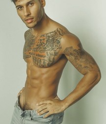 Shirtless Jeans 5df64dfc90e34.jpg