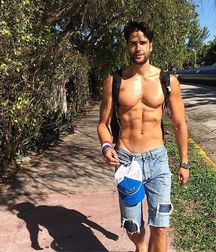 Shirtless Jeans 5df64ecc5634c.jpg
