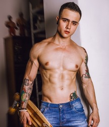 Shirtless Jeans 5df64f615a831.jpg