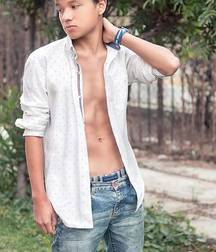 Guys with open shirts and Jeans 5df6707993d8b.jpg