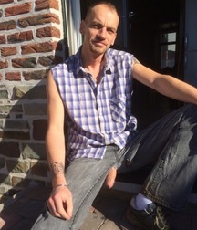 Guys in Jeans with the Dicks out 5df6749543738.jpg