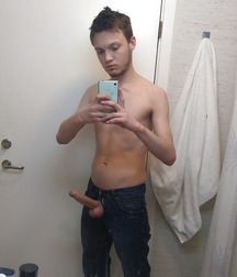 Guys in Jeans with the Dicks out 5df6773fbd9e9.jpg