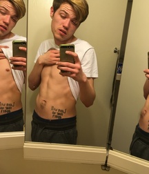 Just me (: 5cb78d4c1d026.jpeg