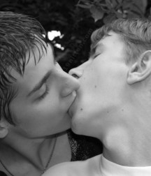 Kisses of love  5d330b0d10ba8.jpg