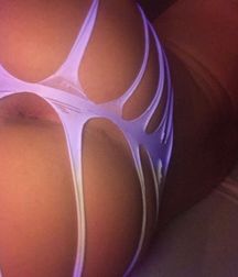 MY BUTTOCKS FOR FRIENDS..... 5d972bdc455f1.jpg