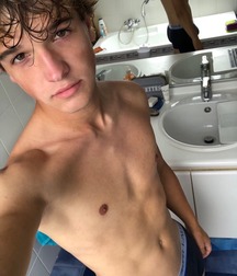 My hot friend  5ccd0c18dbf00.jpg