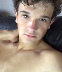 My hot friend  5ccd0c9253a20.jpg