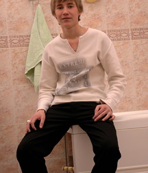 Shower Twink 5ccd73e31785d.jpg