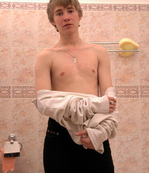 Shower Twink 5ccd73e6188da.jpg