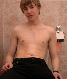 Shower Twink 5ccd73f0c6a91.jpg