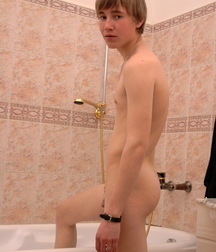Shower Twink 5ccd742b00ad0.jpg