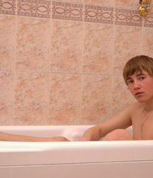 Shower Twink 5ccd7430dec40.jpg