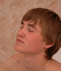 Shower Twink 5ccd7433d4138.jpg