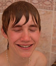 Shower Twink 5ccd745f61753.jpg