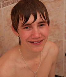 Shower Twink 5ccd7460eb731.jpg