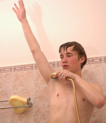 Shower Twink 5ccd750391607.jpg