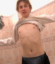 Shower Twink 5ccd75182a6a9.jpg