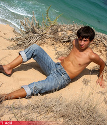 Adil at the Beach 5ccda826b6a57.jpg