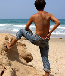 Adil at the Beach 5ccda83a0a5f9.jpg
