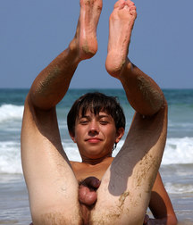 Adil at the Beach 5ccda891a4c84.jpg