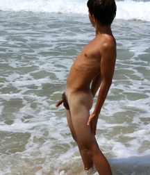 Adil at the Beach 5ccda8b66bb31.jpg