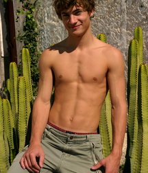 Rene from BoyStation 5cdc6930e8111.jpg