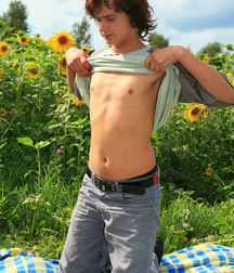 Hans (Outdoors) Second and Last Set 5cec74dbc925f.jpg