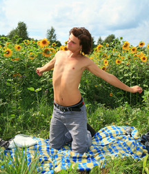 Hans (Outdoors) Second and Last Set 5cec74dd8dd7a.jpg