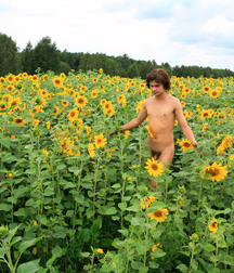 Hans (Outdoors) Second and Last Set 5cec7508c50b4.jpg