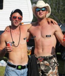 A Little Bit Country 3 5ce023d2d01ad.jpg
