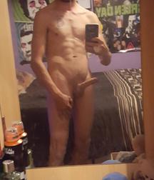 Boys with Phones 5ce29555168da.jpg