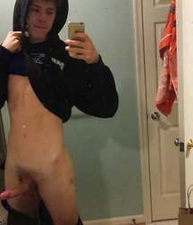 Boys with Phones 5ce29568552e0.jpg