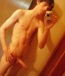 Boys with Phones 5ce295e0ed0a5.jpg