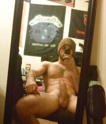 Boys with Phones 5ce295e9ab6ec.jpg