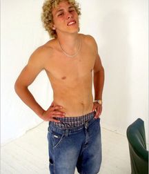 Blond cutie 5ce32ad690d24.jpg