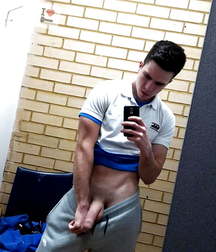 Boys with Phones 3 5d3af5a4a3885.jpg
